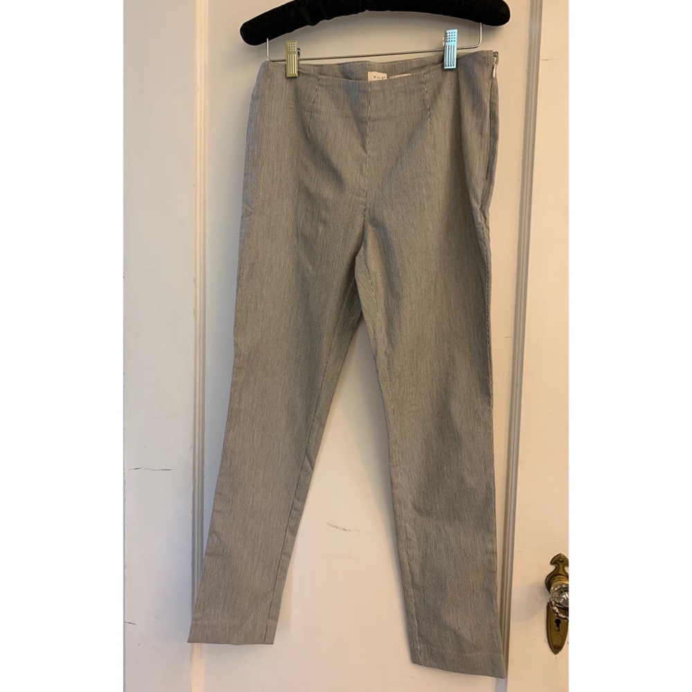 PIN STRIPE SKINNY PANTS